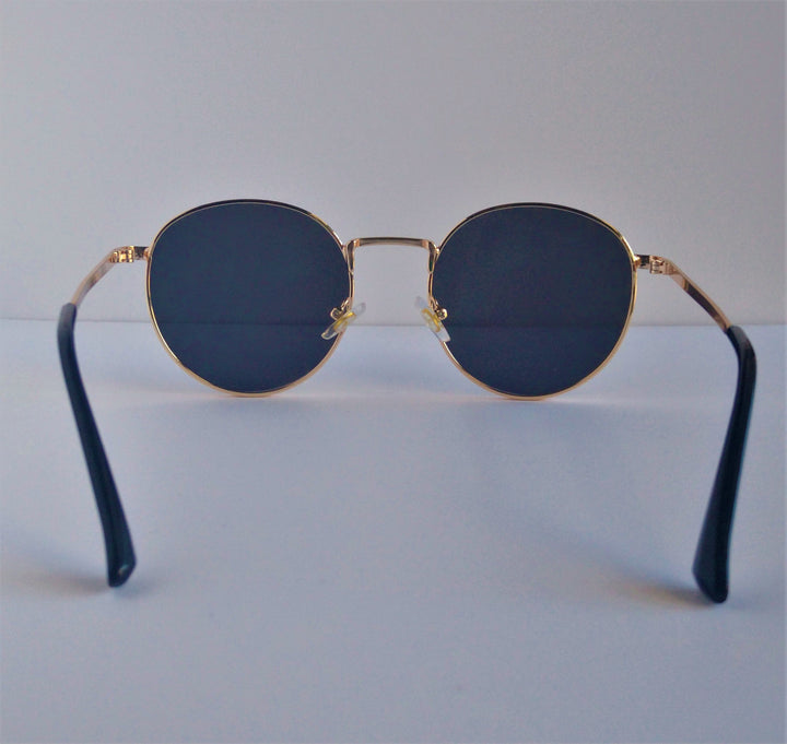 That One Vintage Sunglasses Unisex With Case
